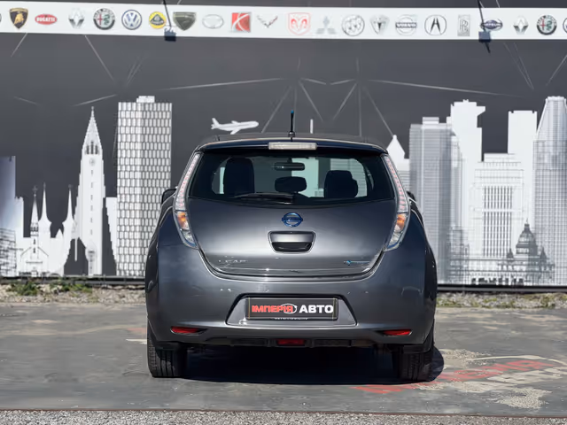 Nissan Leaf - фото 4