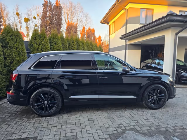 Audi Q7 - фото 4