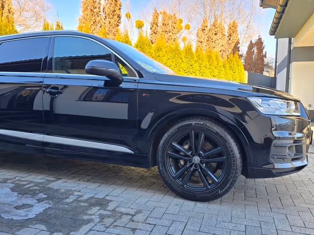 Audi Q7 - фото 5