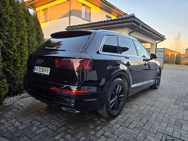 Audi Q7 - фото 3