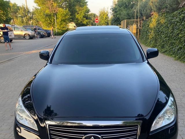 Infiniti Q70 - фото 1