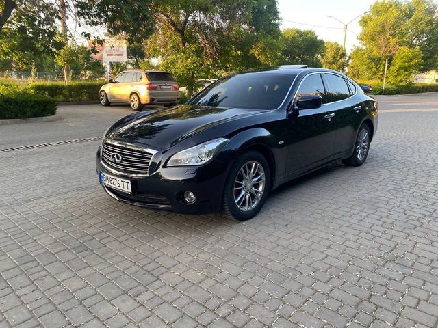 Infiniti Q70 - фото 2