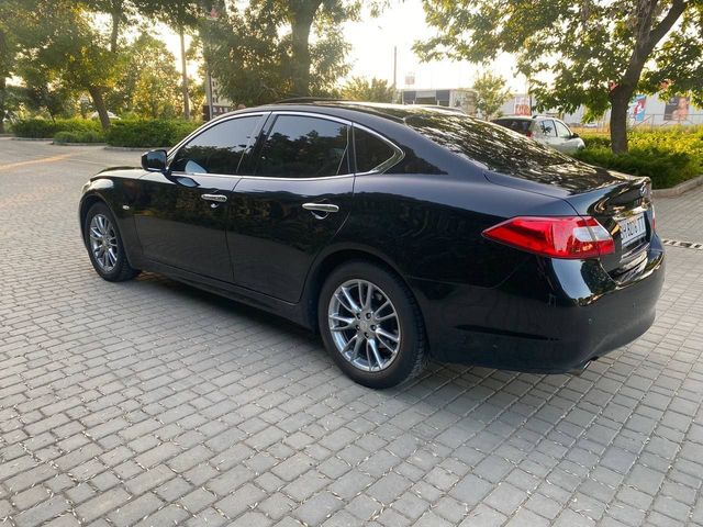 Infiniti Q70 - фото 3