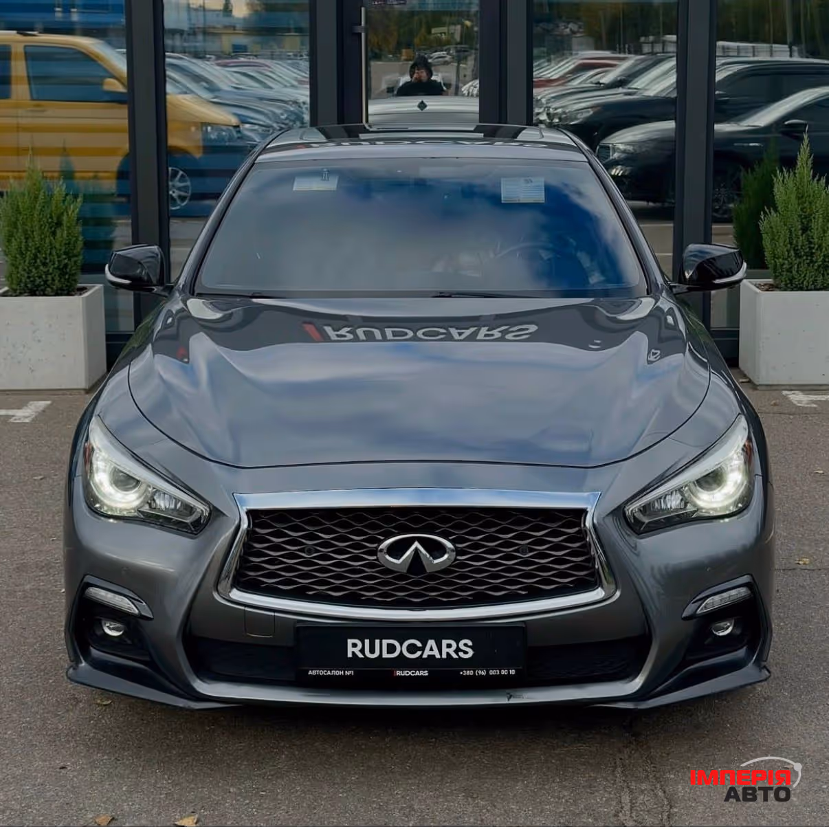 Infiniti Q50 - фото 1
