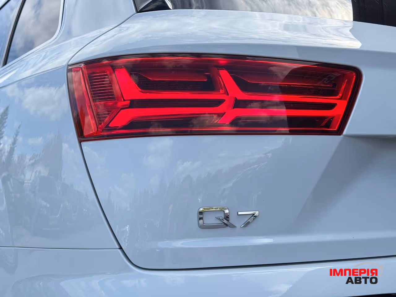 Audi Q7 - фото 12