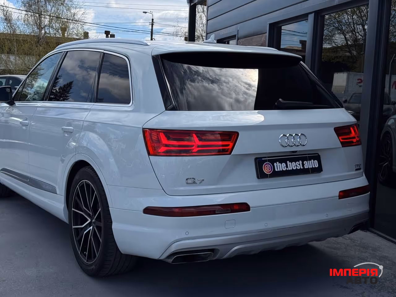 Audi Q7 - фото 13