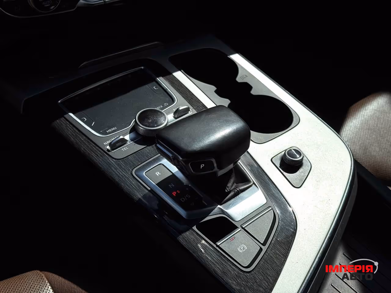 Audi Q7 - фото 44