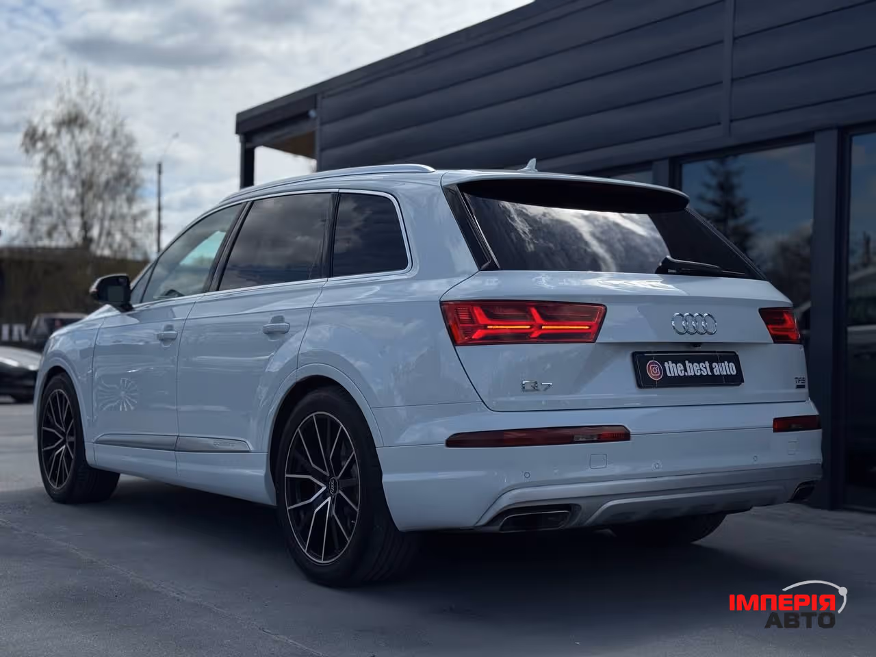 Audi Q7 - фото 21