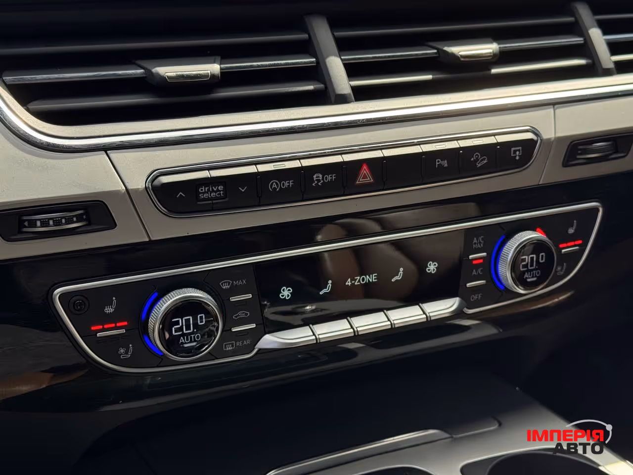 Audi Q7 - фото 49