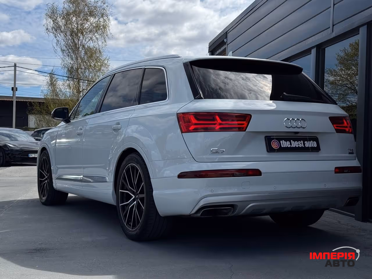 Audi Q7 - фото 11