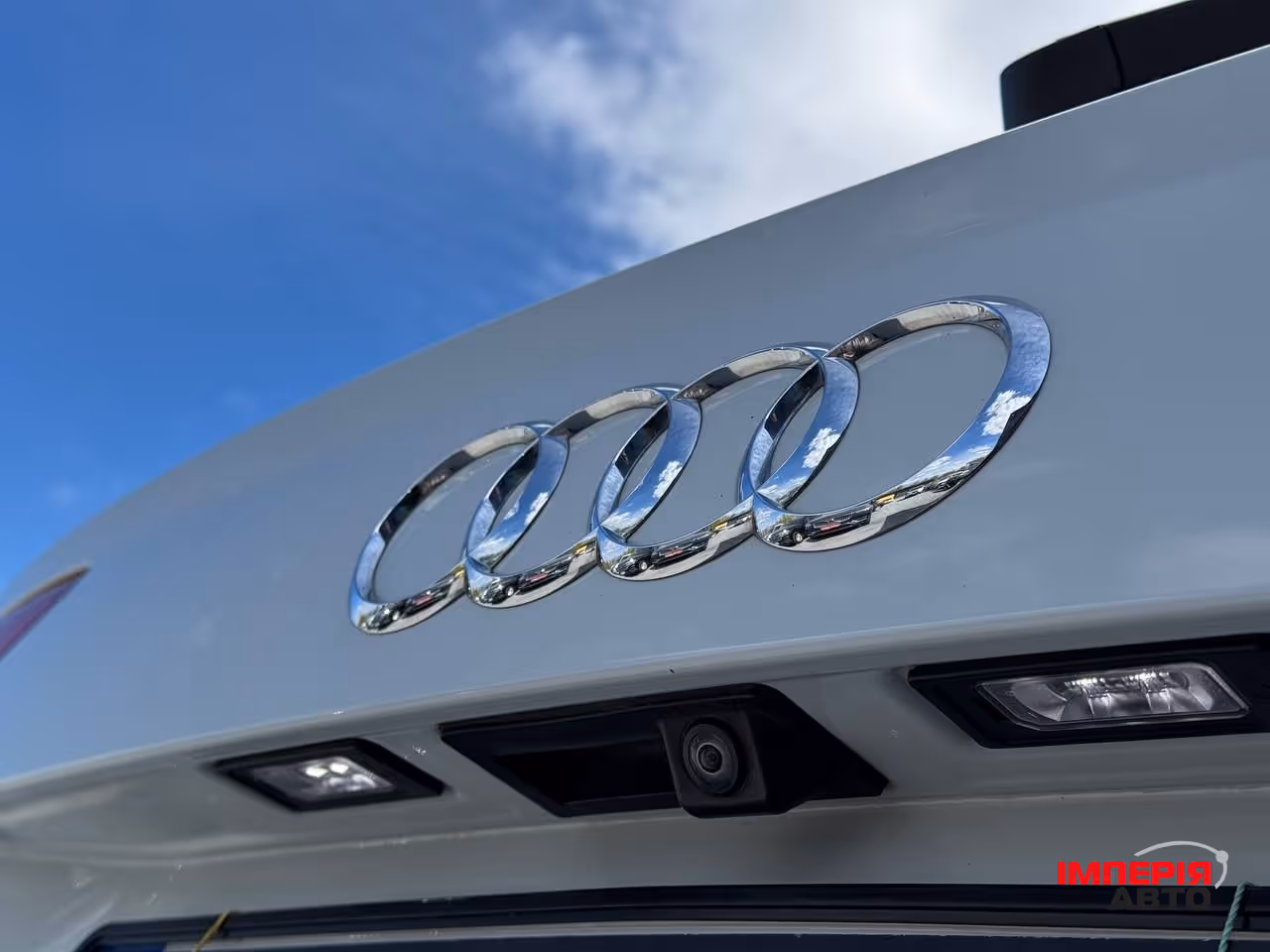 Audi Q7 - фото 22