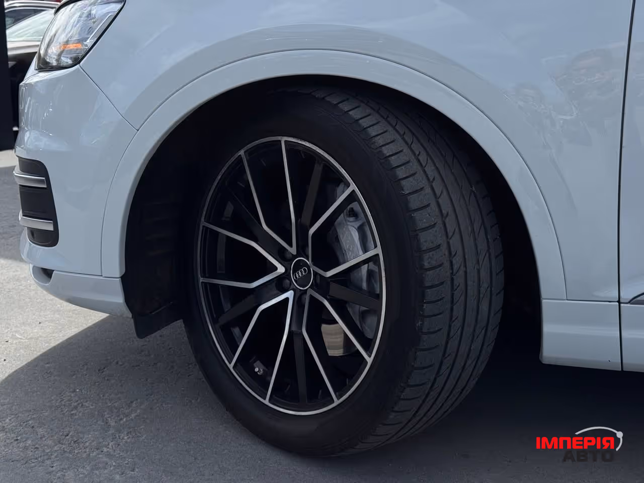 Audi Q7 - фото 6