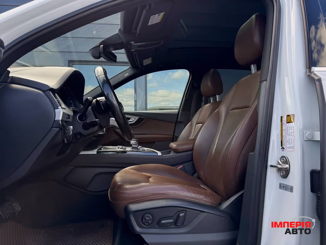 Audi Q7 - фото 31