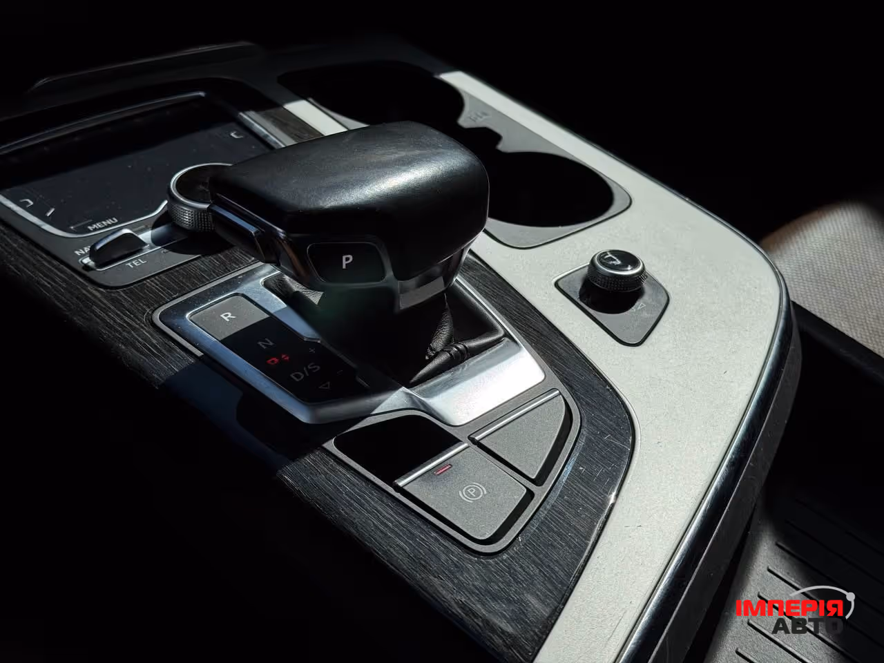 Audi Q7 - фото 45