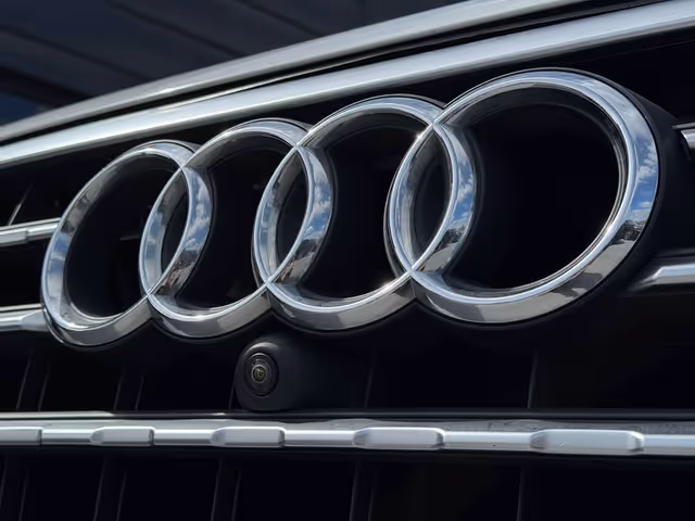 Audi Q7 - фото 5