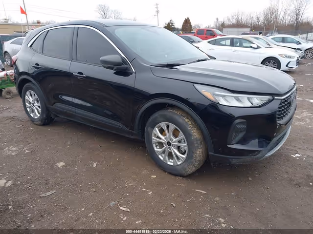 Ford Escape - фото 1