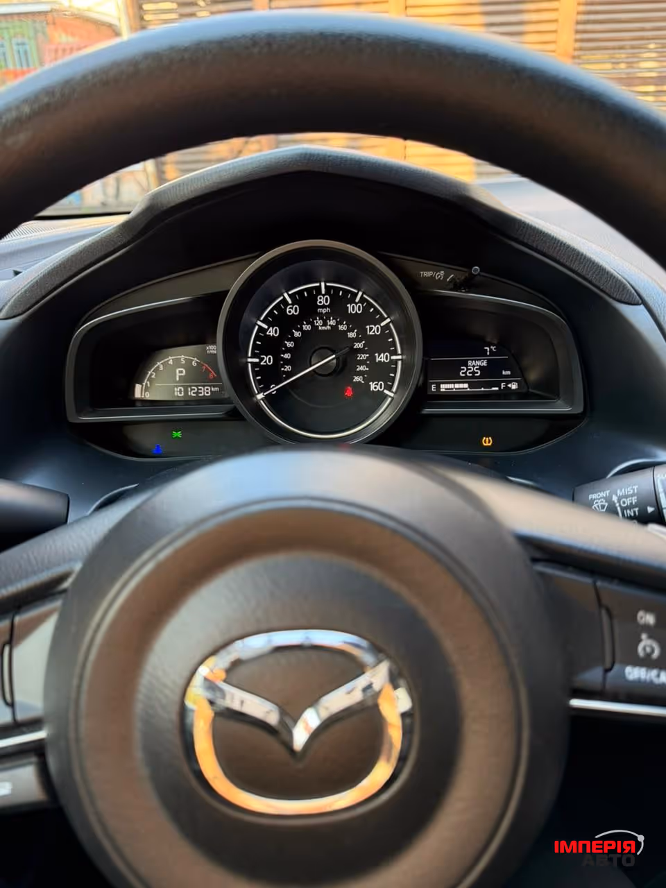 Mazda 3 - фото 2