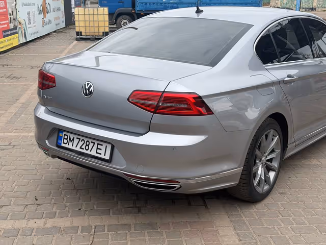 Volkswagen Passat - фото 4
