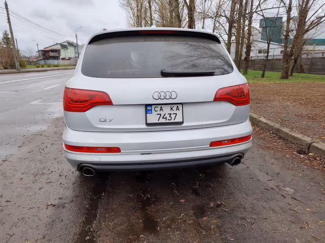 Audi Q7 - фото 2