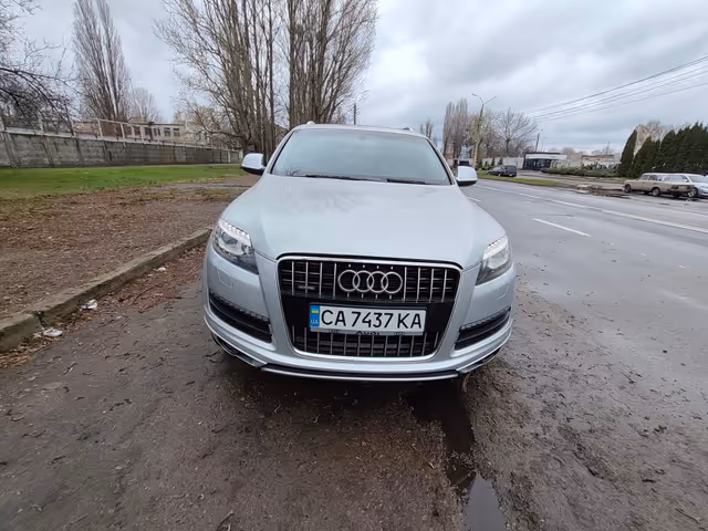 Audi Q7 - фото 1