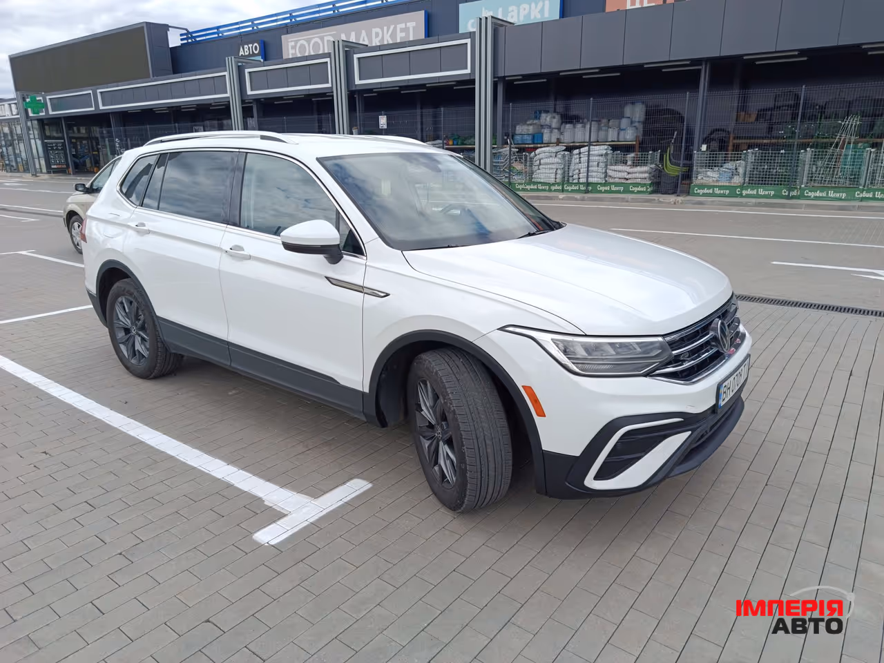 Volkswagen Tiguan - фото 1
