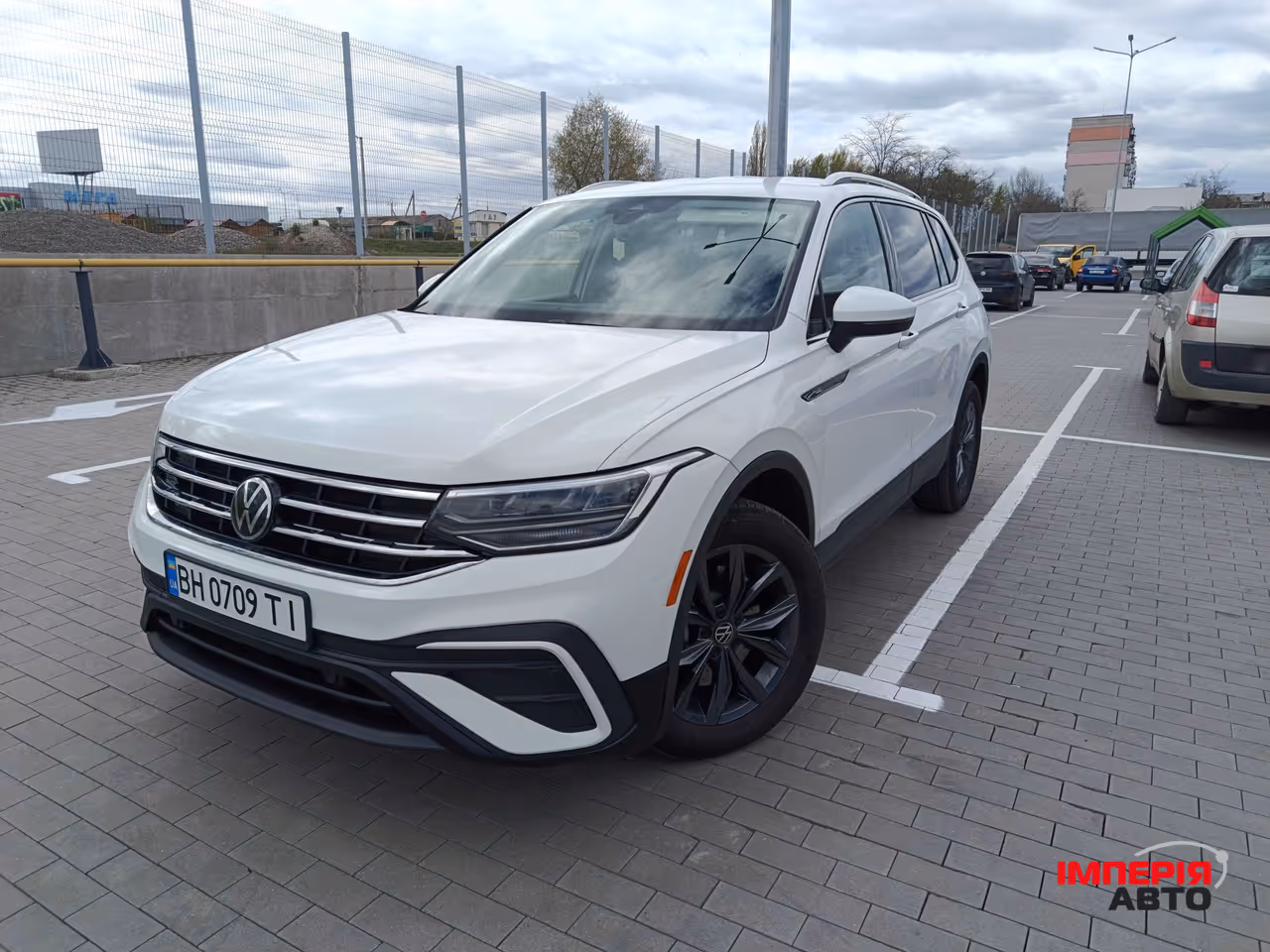 Volkswagen Tiguan - фото 3