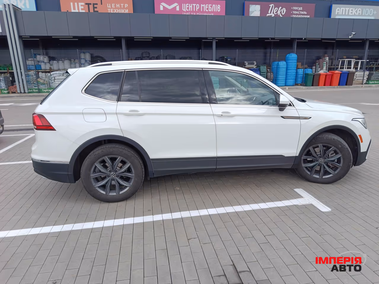 Volkswagen Tiguan - фото 11