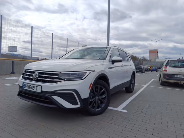 Volkswagen Tiguan - фото 5