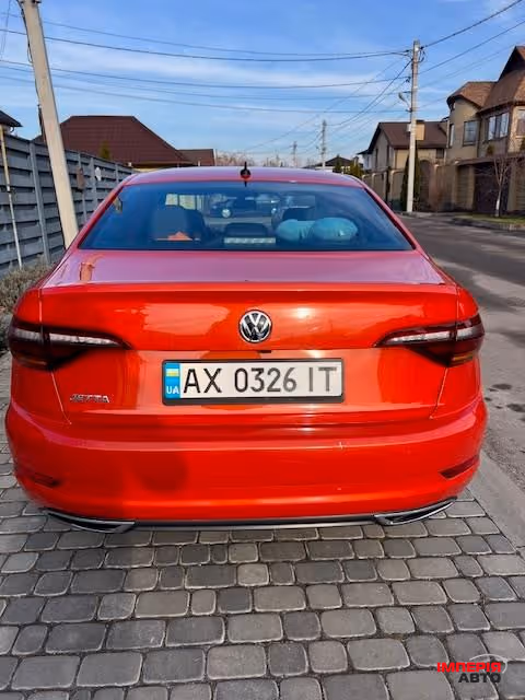 Volkswagen Jetta - фото 4