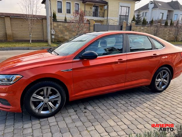 Volkswagen Jetta - фото 2