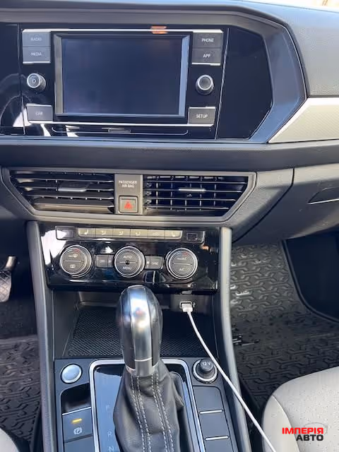 Volkswagen Jetta - фото 14