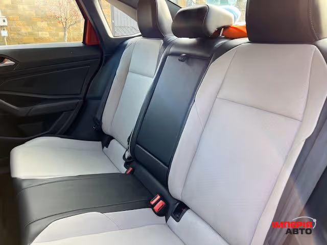 Volkswagen Jetta - фото 19
