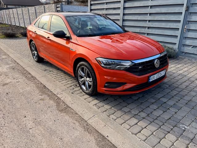 Volkswagen Jetta - фото 1