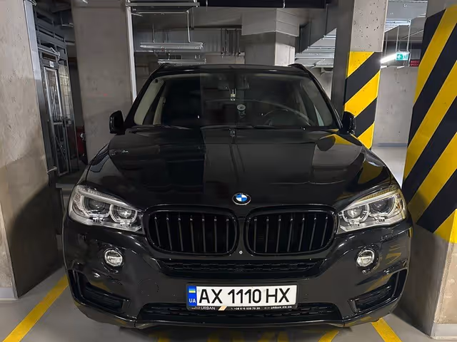 BMW X5 - фото 1