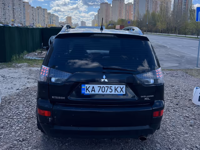Mitsubishi Outlander - фото 5