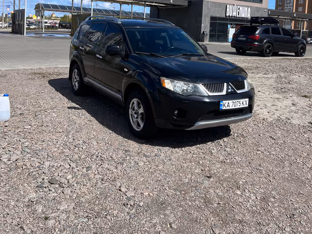 Mitsubishi Outlander - фото 3