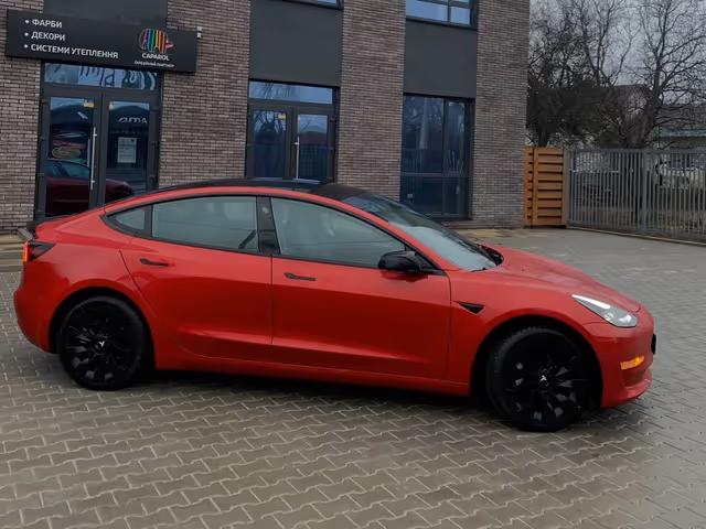 Tesla Model 3 - фото 2