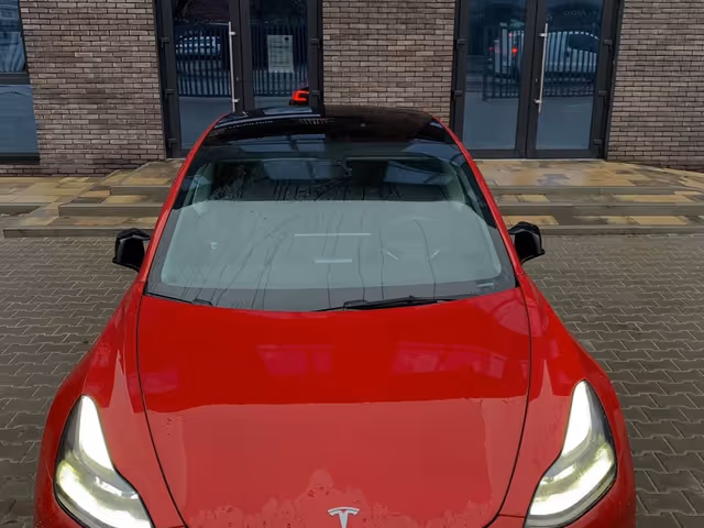 Tesla Model 3 - фото 5