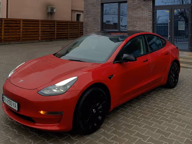 Tesla Model 3 - фото 4
