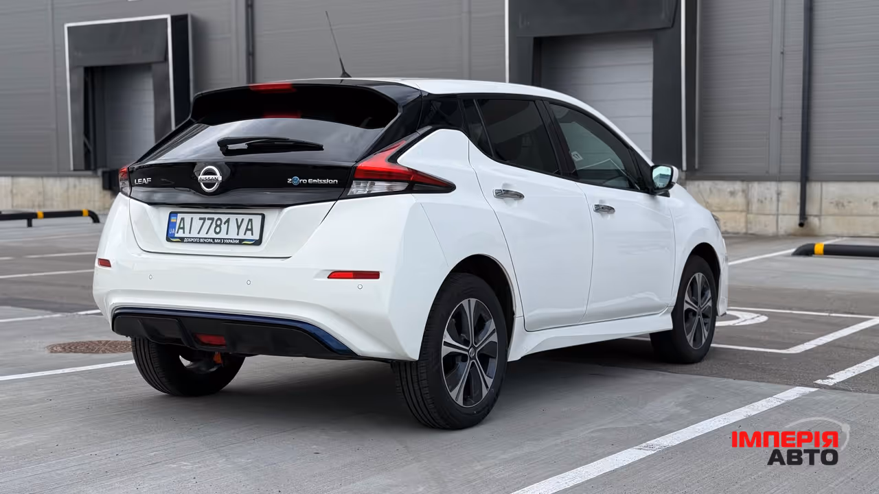 Nissan Leaf - фото 8