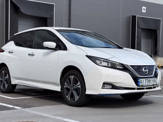Nissan Leaf - фото 3