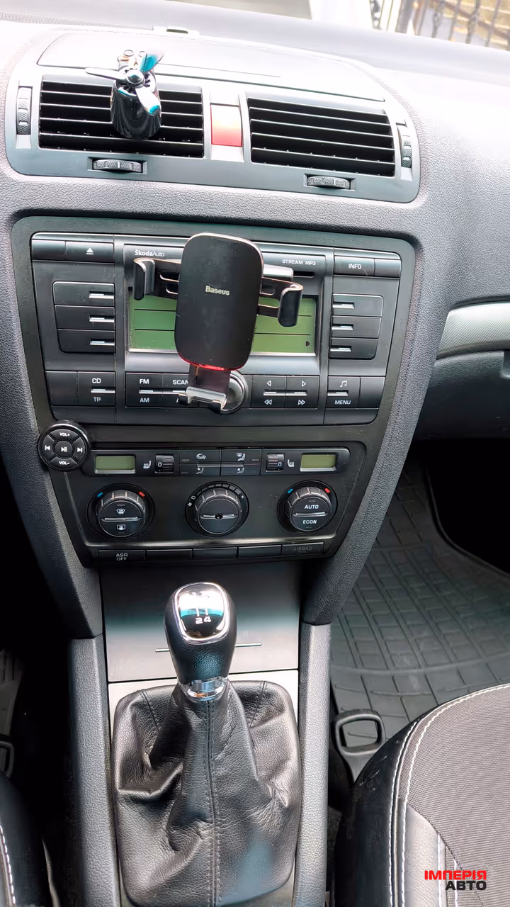 Skoda Octavia - фото 5