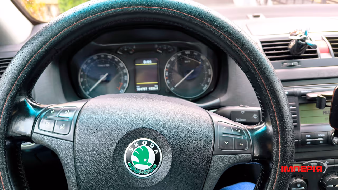 Skoda Octavia - фото 4