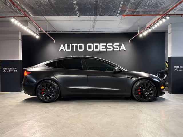 Tesla Model 3 - фото 5
