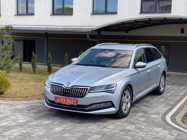 Skoda Superb - фото 1