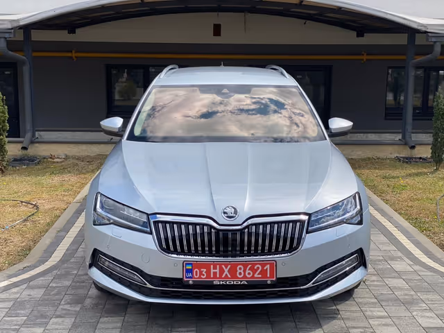 Skoda Superb - фото 2