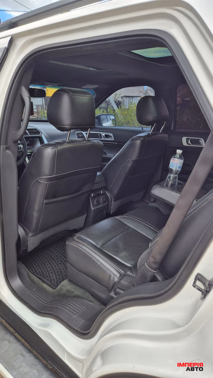 Ford Explorer - фото 13