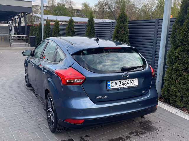 Ford Focus - фото 2