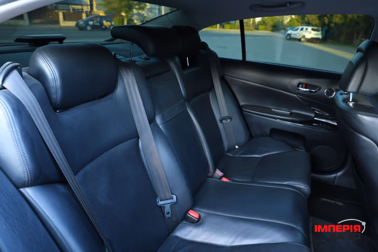 Lexus GS - фото 20