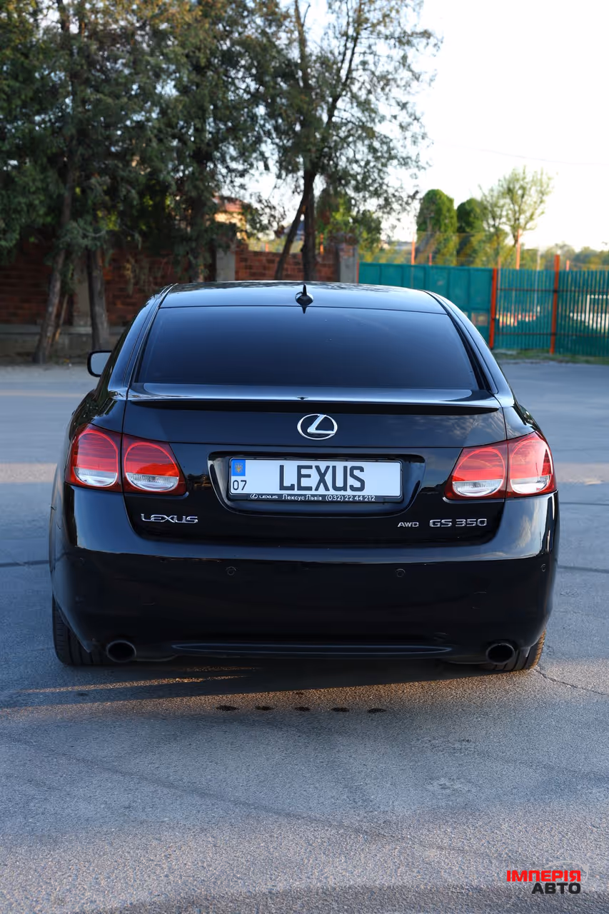 Lexus GS - фото 11